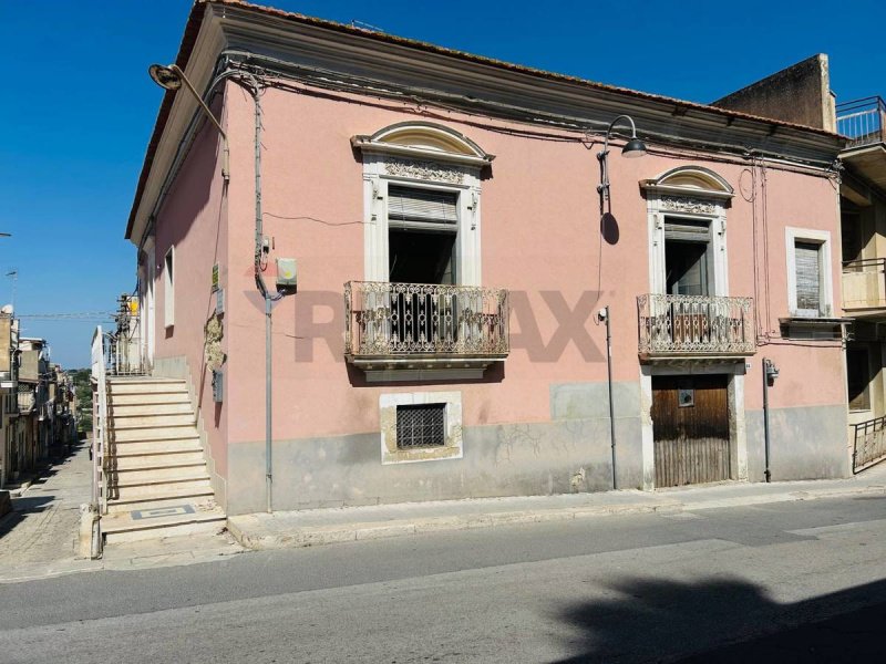 Casa independiente en Comiso
