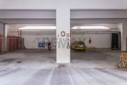 Kommersiell byggnad i Catania