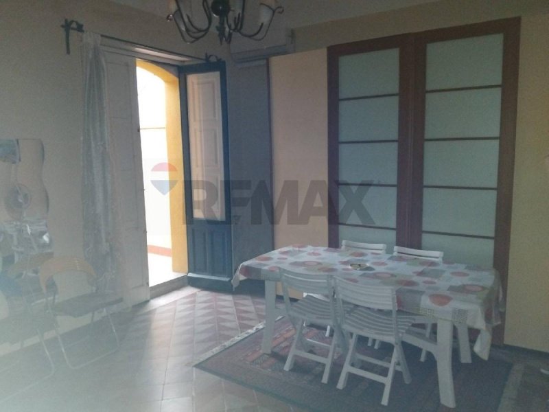 Casa indipendente a Fiumefreddo di Sicilia