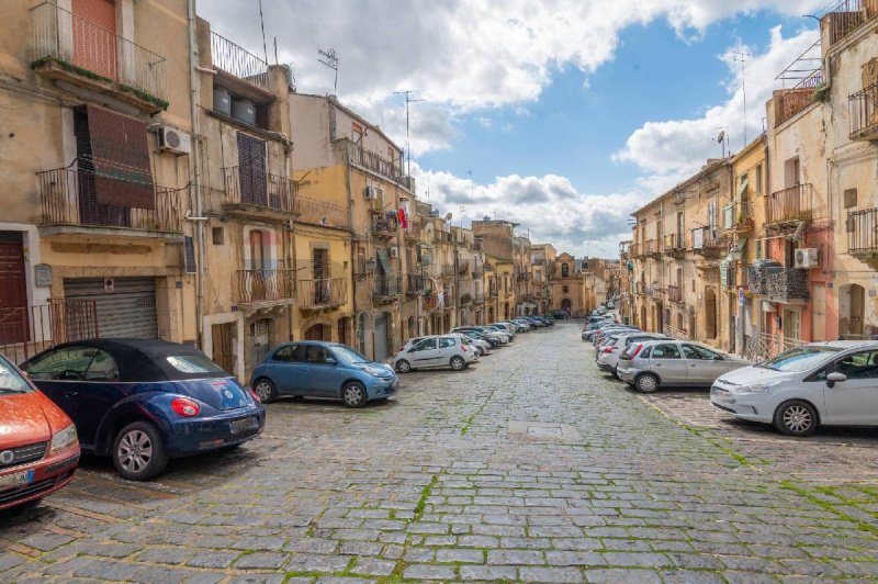 Casa independiente en Caltagirone