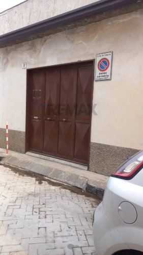 Immobile commerciale a Catania