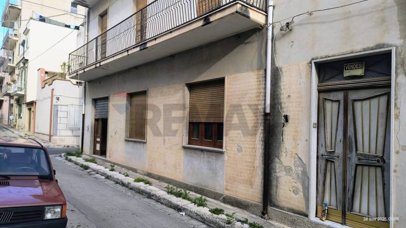 Vrijstaande woning in Rosolini