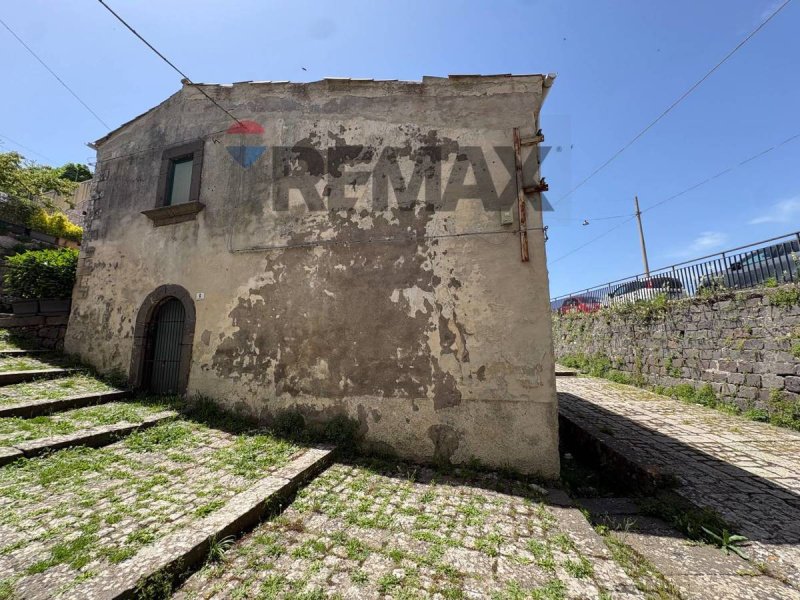 Casa indipendente a Buccheri