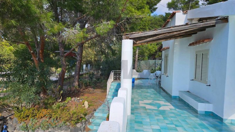 Villa a Lipari