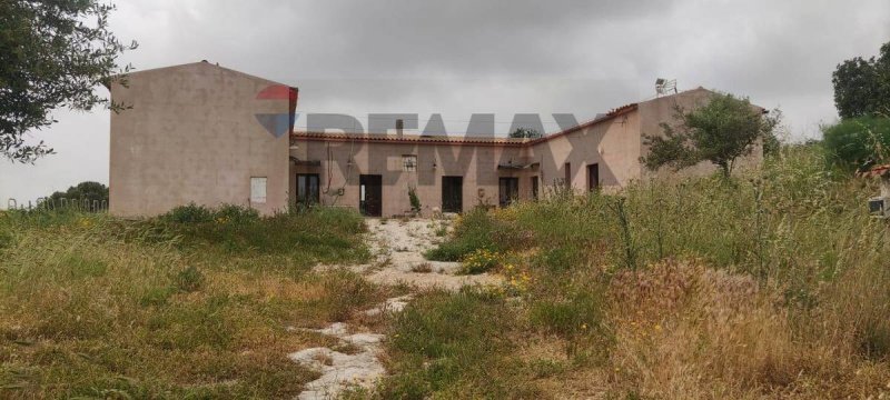 Huis op het platteland in Noto