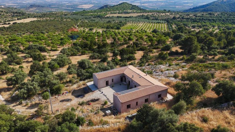 Country house in Noto