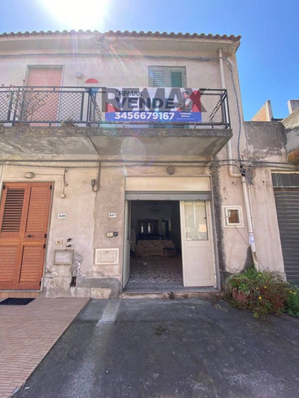 Casa geminada em Pace del Mela
