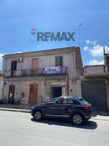 Casa geminada em Pace del Mela