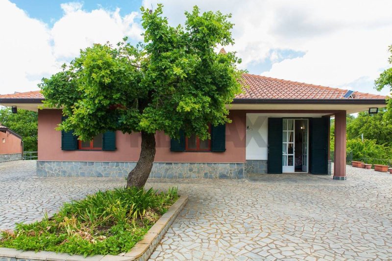 Villa in Biancavilla