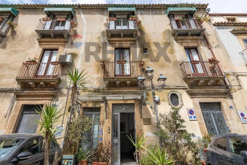 Casa geminada em Caltagirone