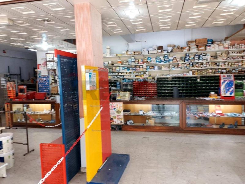 Commercial property in Partinico