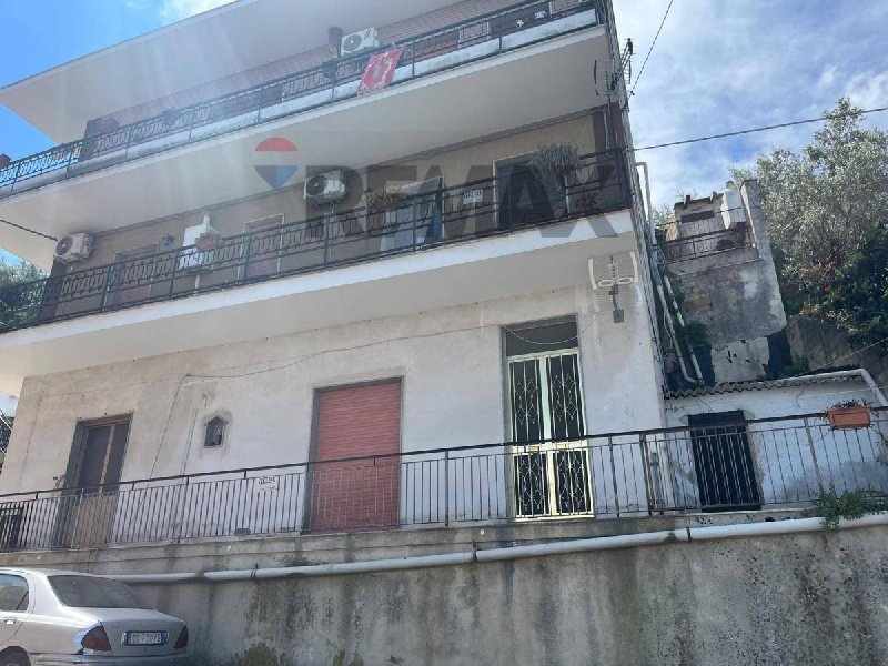 Half-vrijstaande woning in Melilli
