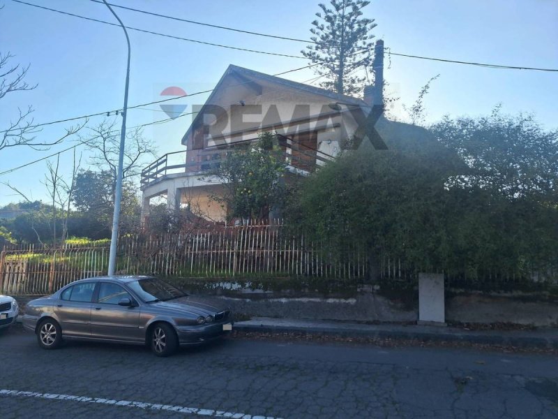 Villa en Aci Bonaccorsi