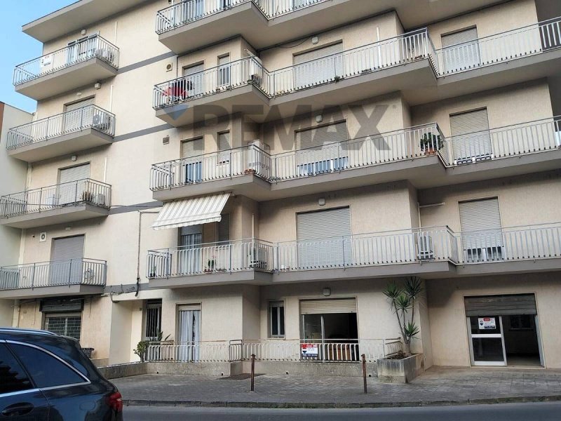 Edifício comercial em Módica