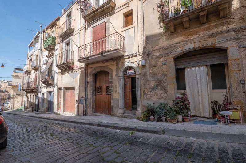 Maison jumelée à Caltagirone