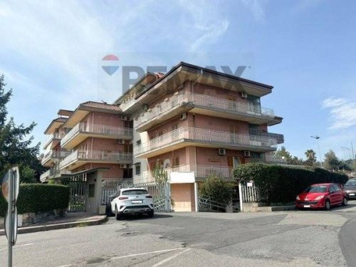 Gewerbeimmobilie in Aci Catena