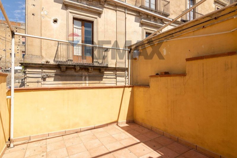 Casa geminada em Caltagirone