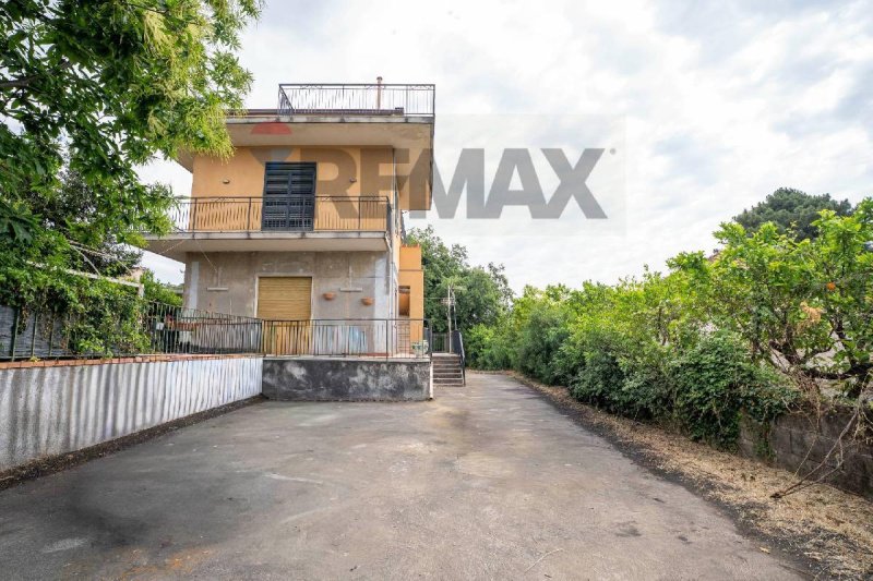 Apartamento em Aci Sant'Antonio