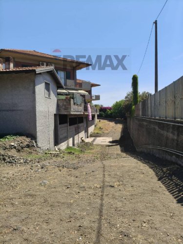 Immobile commerciale a Mascalucia