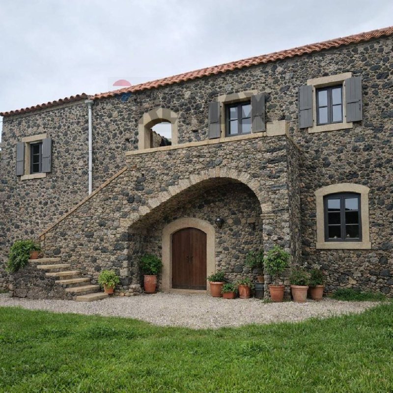 Casa indipendente a Castiglione di Sicilia