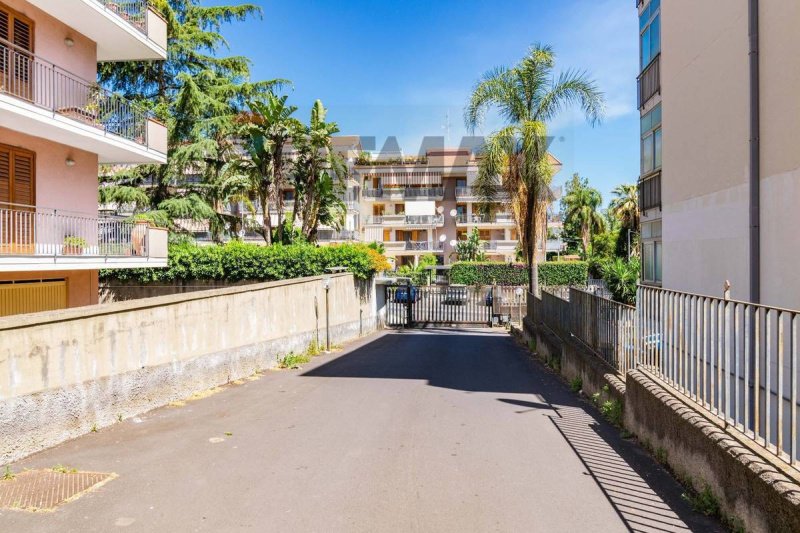 Apartamento en Aci Catena