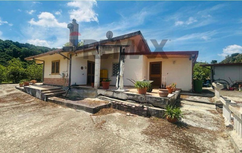 Casa independente em Gualtieri Sicaminò