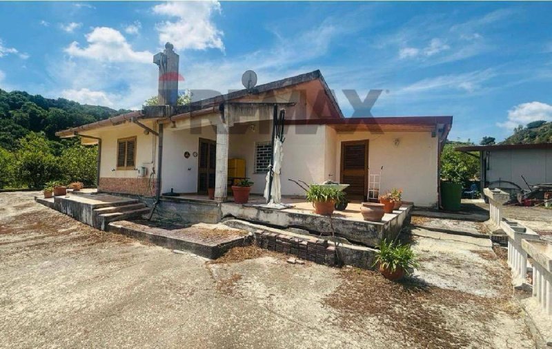 Casa independente em Gualtieri Sicaminò