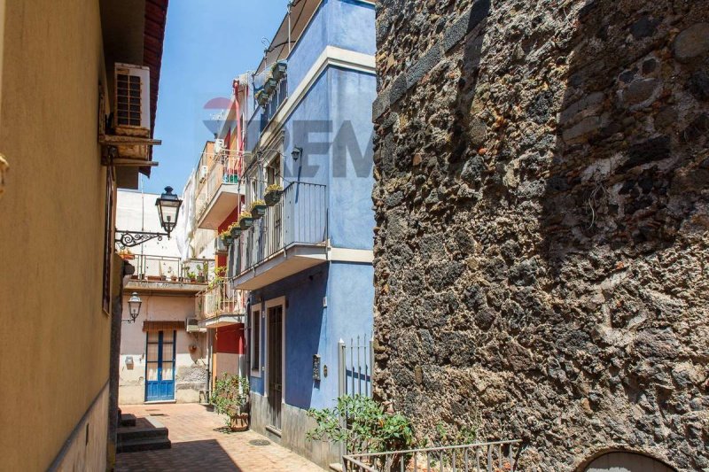 Casa indipendente a Aci Castello