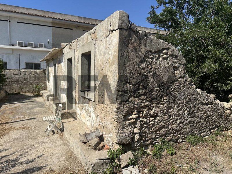 Terreno agrícola em Avola