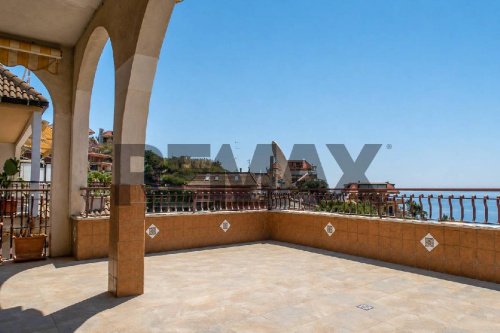Apartamento en Letojanni
