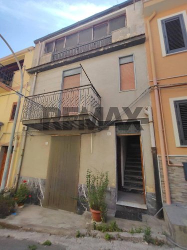 Casa indipendente a Ventimiglia di Sicilia