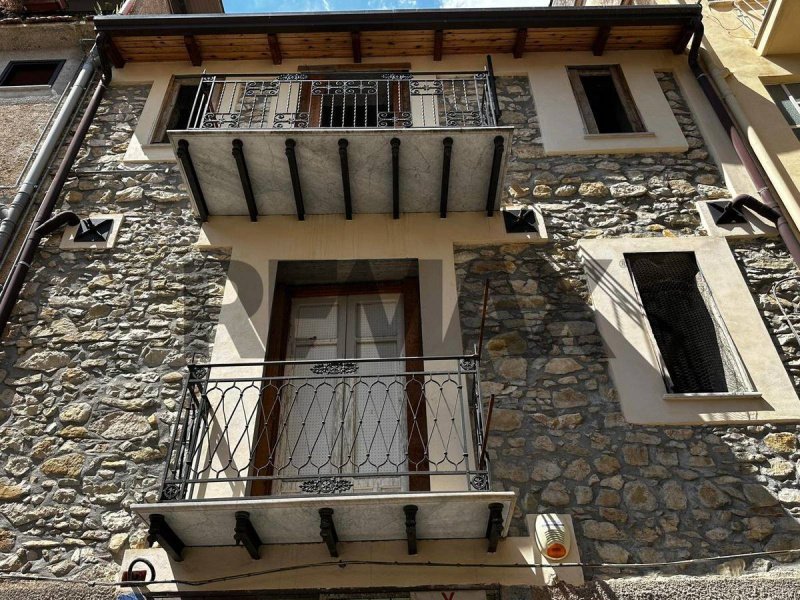 Villa i Marineo