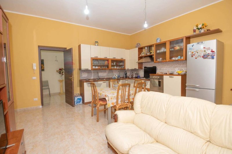 Half-vrijstaande woning in Priolo Gargallo