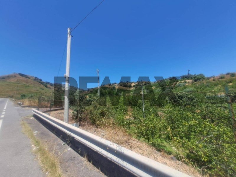 Landbouwgrond in Calatabiano