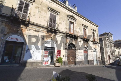 Kommersiell byggnad i Acireale