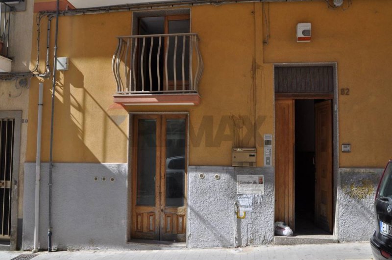 Kommersiell byggnad i Ragusa
