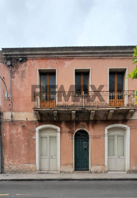 Lägenhet i Fiumefreddo di Sicilia