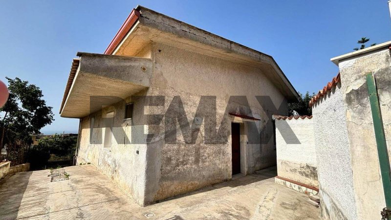 Villa in Carini