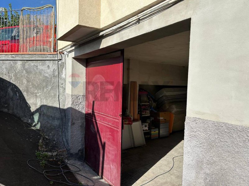 Zakelijk onroerend goed in Gravina di Catania