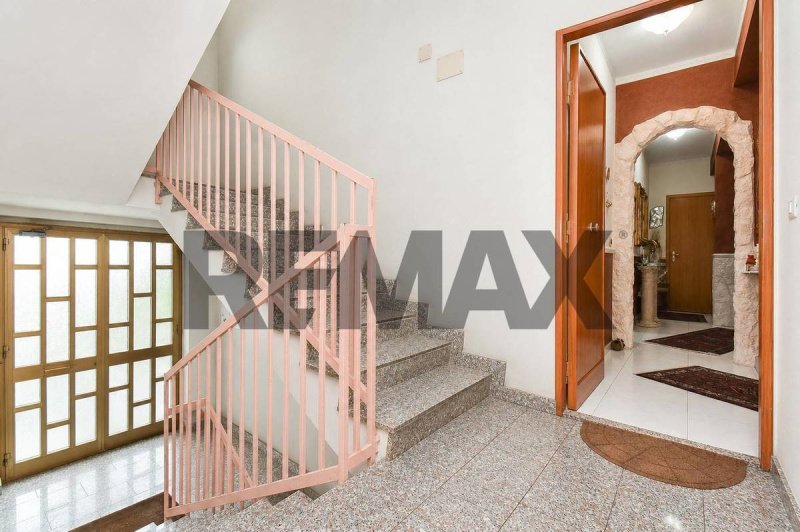 Apartamento em Aci Catena