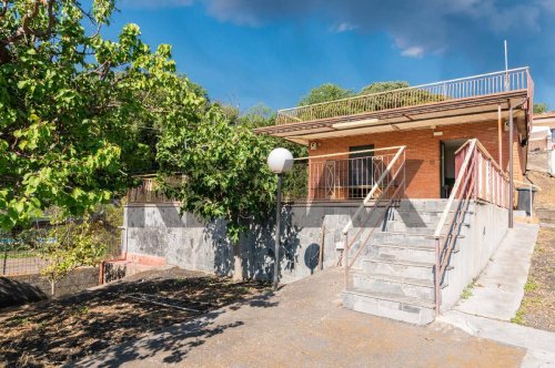 Detached house in Zafferana Etnea