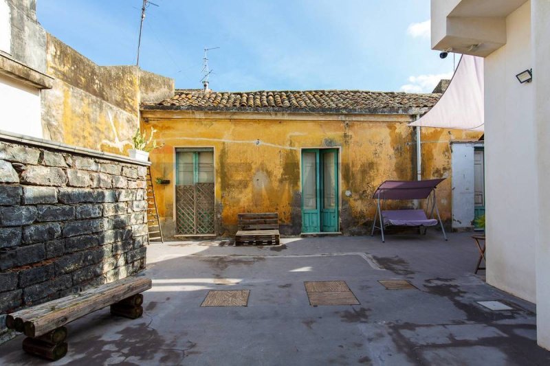 Vrijstaande woning in Aci Sant'Antonio