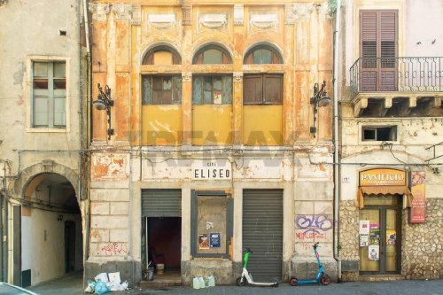 Edifício comercial em Catânia