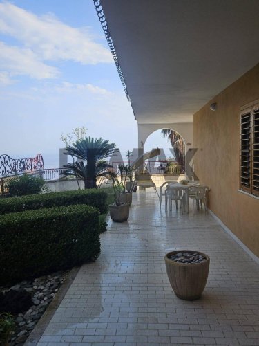 Apartamento en Letojanni
