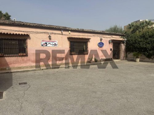 Commercial property in Avola