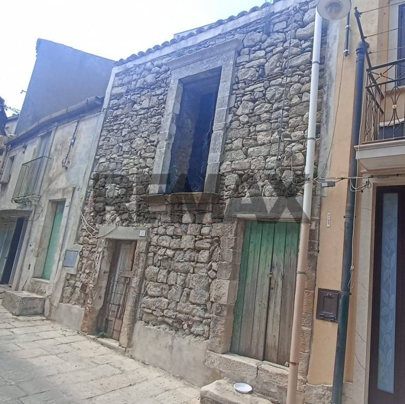 Vrijstaande woning in Chiaramonte Gulfi