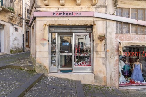 Local commercial à Palazzolo Acréide
