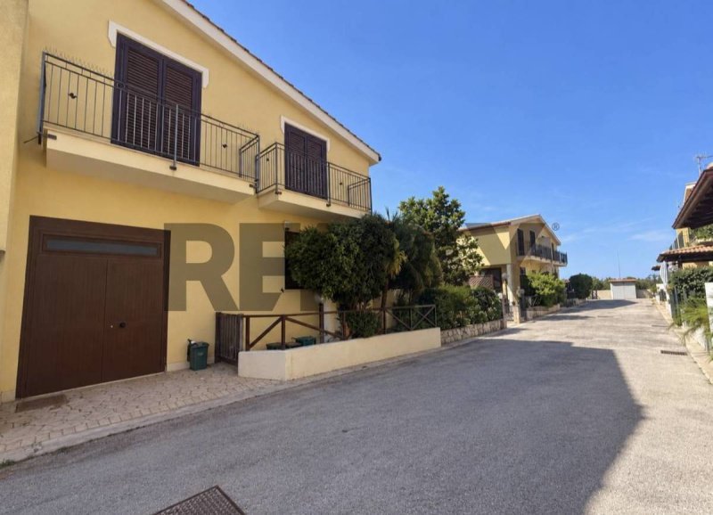 Half-vrijstaande woning in Misiliscemi