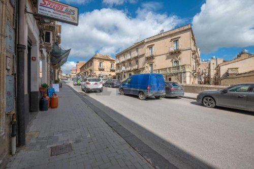 Local commercial à Caltagirone