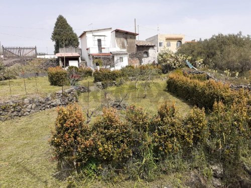 Semi-detached house in Piedimonte Etneo